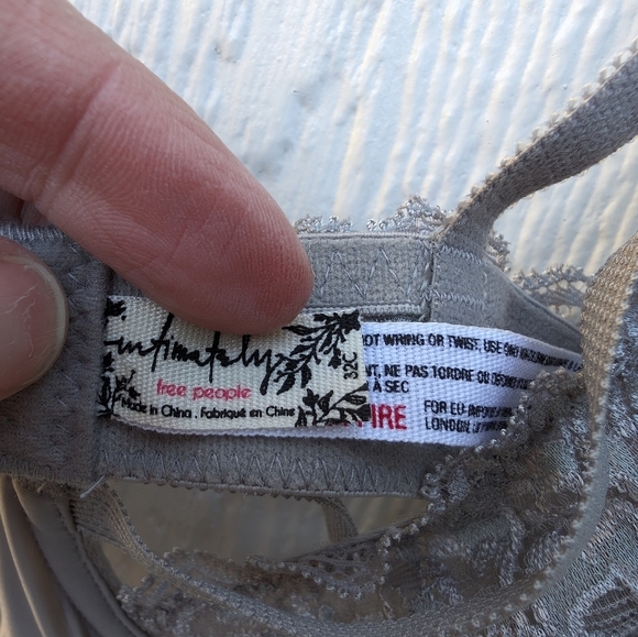 Free People Intimately Gray Lacy  Strappy Bra Size 32C - Picture 3 of 4